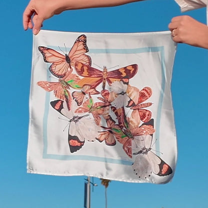 Pañuelo Mariposas Chilenas de seda satín - TINTAmarPañuelo Mariposas Chilenas de seda satínPañueloTINTAmarTINTAmarPañuelo Mariposas Chilenas de seda satín