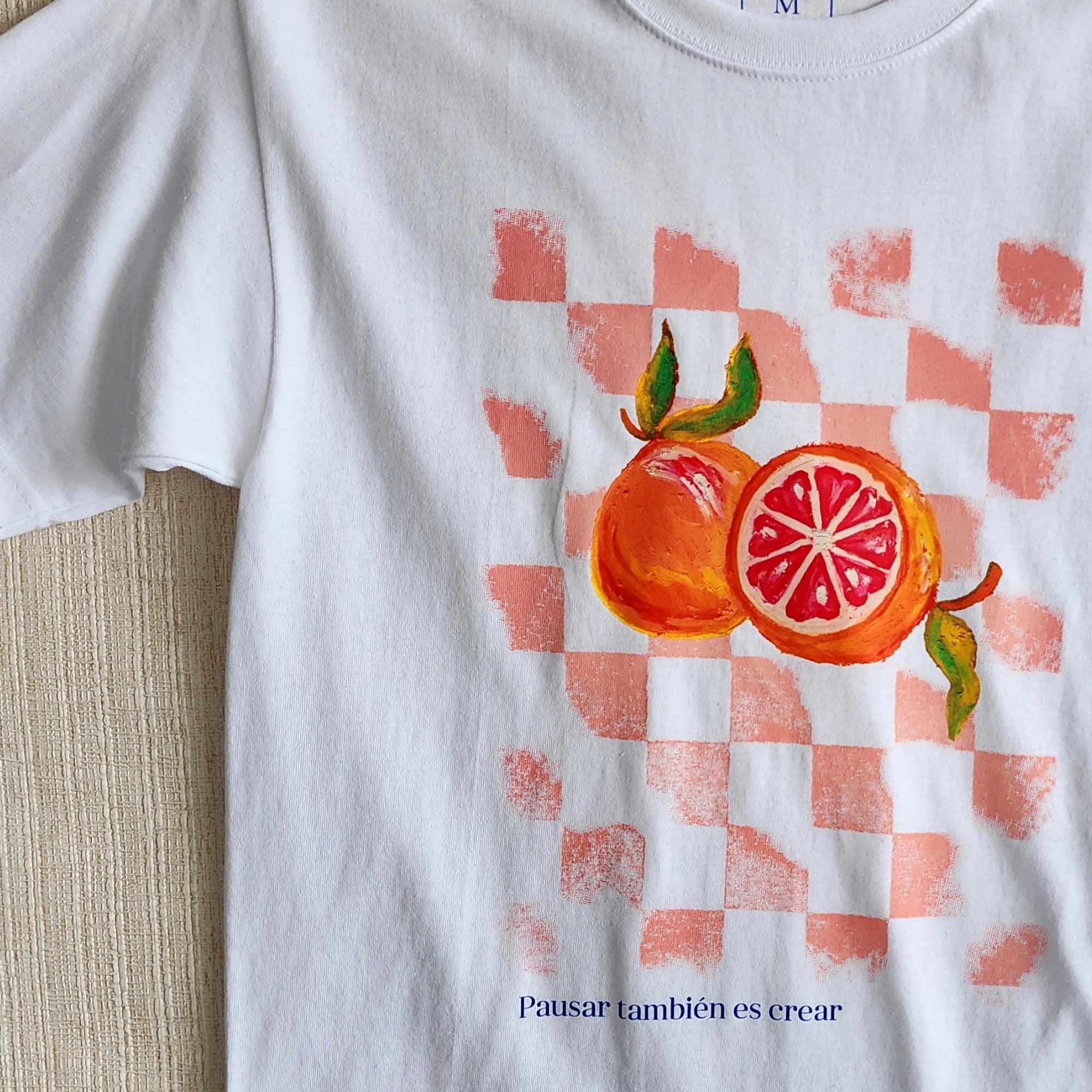 Polera Arance Rossa Regular Fit - TINTAmarPolera Arance Rossa Regular FitPoleraTINTAmarTINTAmarBlancoSPolera Arance Rossa Regular Fit