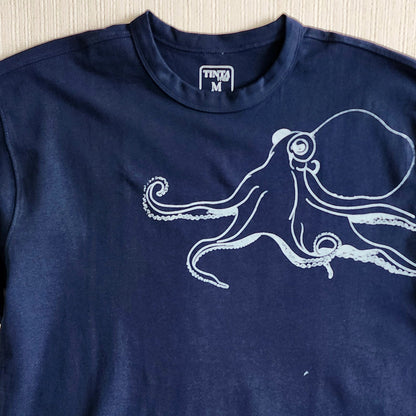 Polera Pulpo Oversize - TINTAmarPolera Pulpo OversizePoleraTINTAmarTINTAmarAzul marinoSPolera Pulpo Oversize