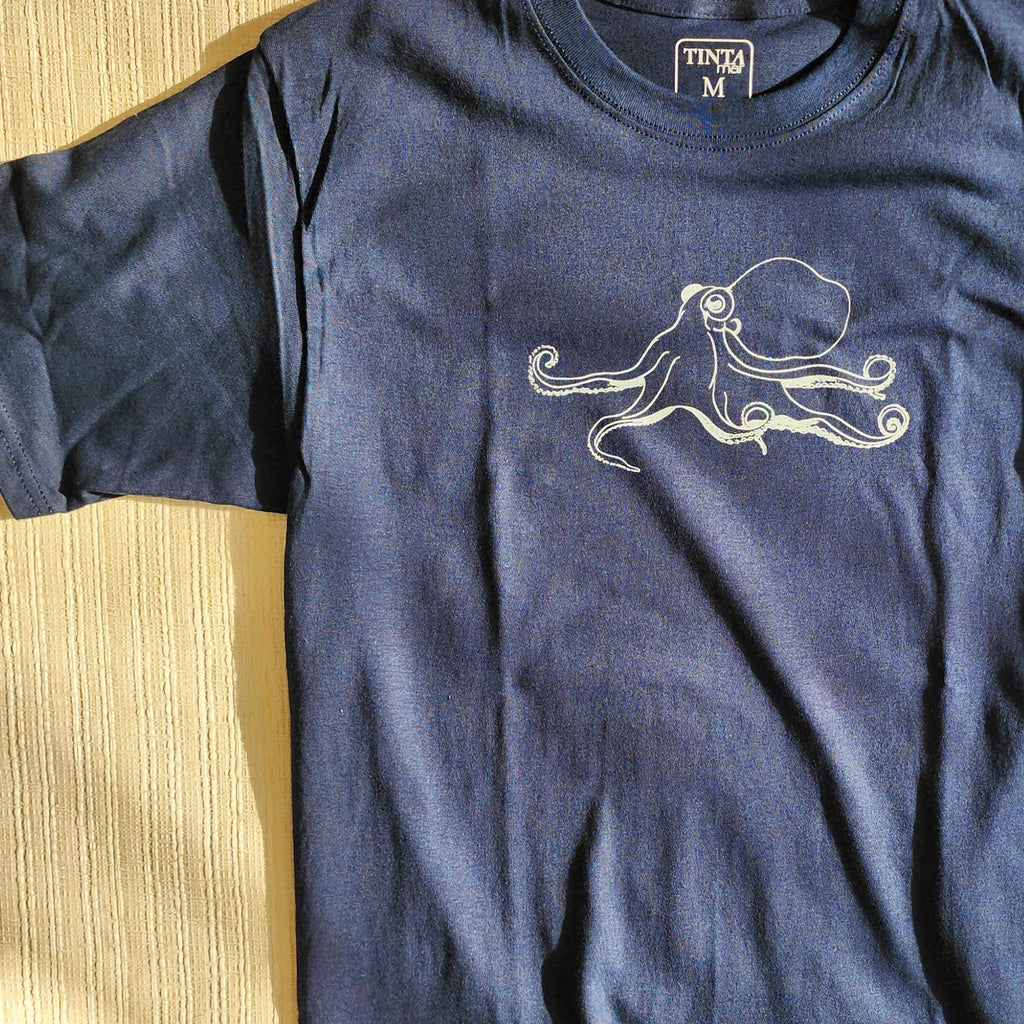 Polera Pulpo pequeño Regular - TINTAmarPolera Pulpo pequeño RegularPoleraTINTAmarTINTAmarAzul marinoSPolera Pulpo pequeño Regular