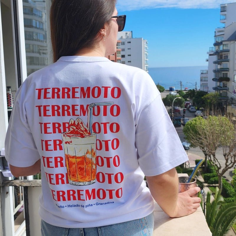 Polera Terremoto oto oto Oversize 100% algodón - TINTAmarPolera Terremoto oto oto Oversize 100% algodónPoleraTINTAmarTINTAmarBlancoSPolera Terremoto oto oto Oversize 100% algodón