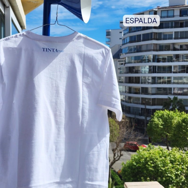 Polera Terremoto Regular Fit 100% algodón - TINTAmarPolera Terremoto Regular Fit 100% algodónPoleraTINTAmarTINTAmarBlancoSPolera Terremoto Regular Fit 100% algodón