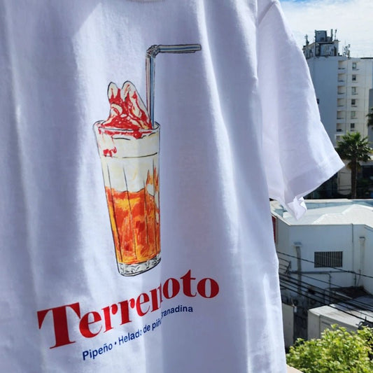 Polera Terremoto Regular Fit 100% algodón - TINTAmarPolera Terremoto Regular Fit 100% algodónPoleraTINTAmarTINTAmarBlancoSPolera Terremoto Regular Fit 100% algodón